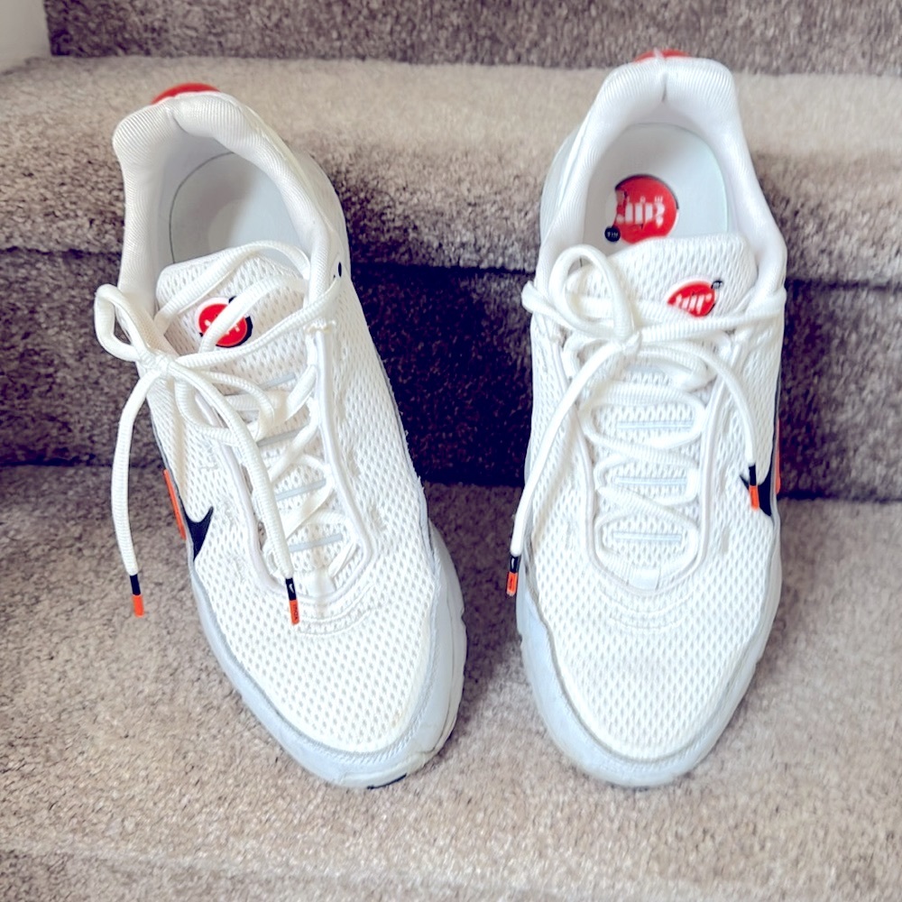 NIKE AIR MAX Pulse SummitWhite/Black Size 11